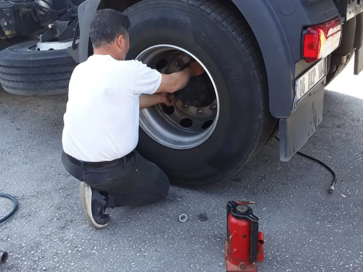 Kuşadası Oto Lastikçi