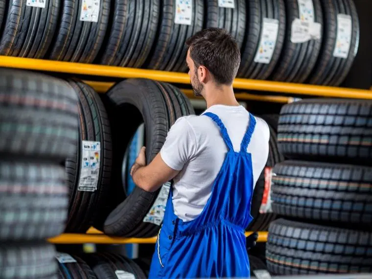 Kuşadası Oto Lastikçi